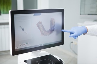 An iTero scanner captures a detailed 3D image of a patient’s teeth, enabling precise diagnostics and personalized treatment planning at Dental Reflections Dublin.